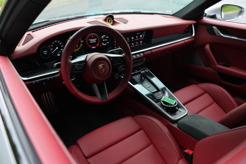 Used 2024 Porsche 911 Carrera w/ Premium Package image 20