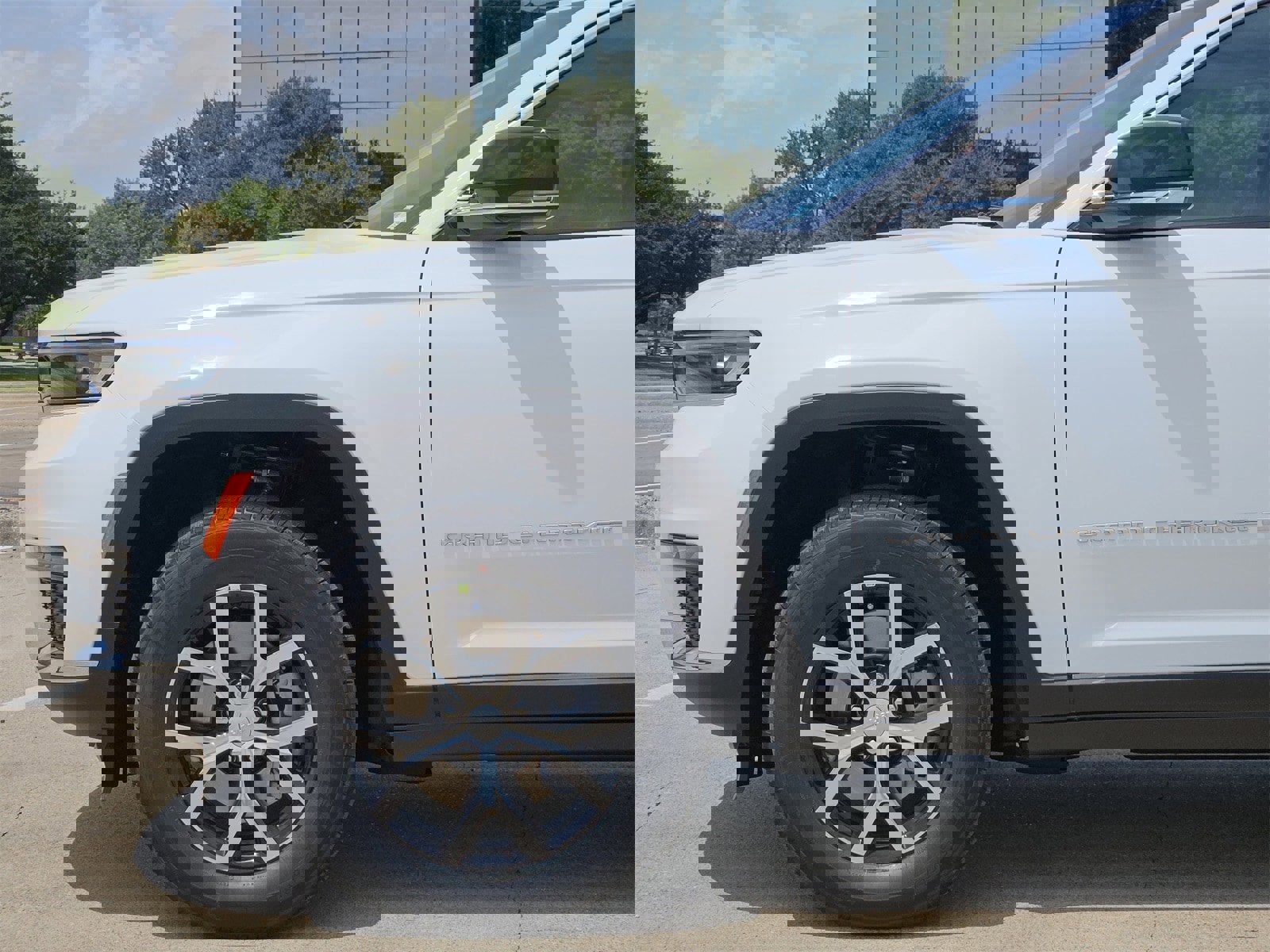 New 2025 Jeep Grand Cherokee L Limited w/ Trailer Tow Package image 9