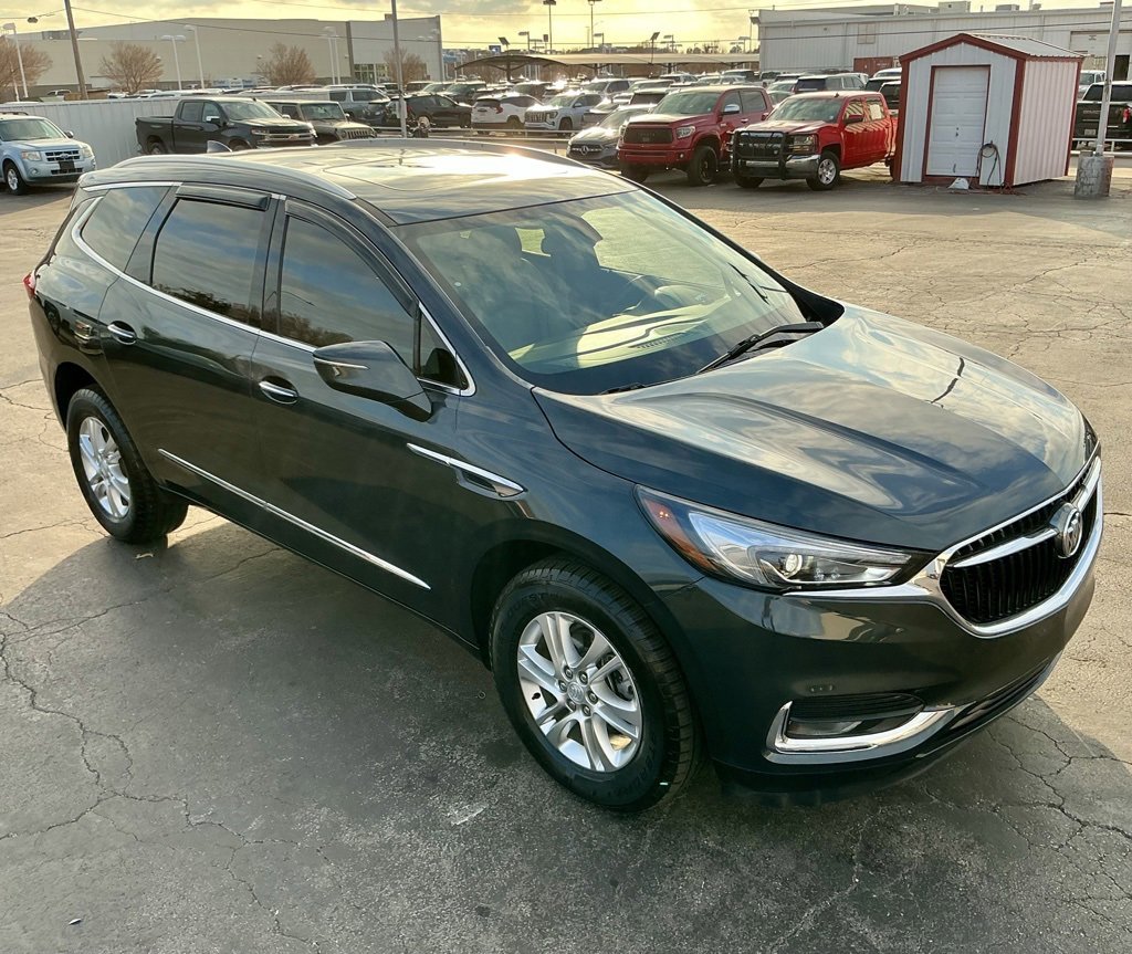 Used 2021 Buick Enclave Essence w/ Sound and Sites Package image 4