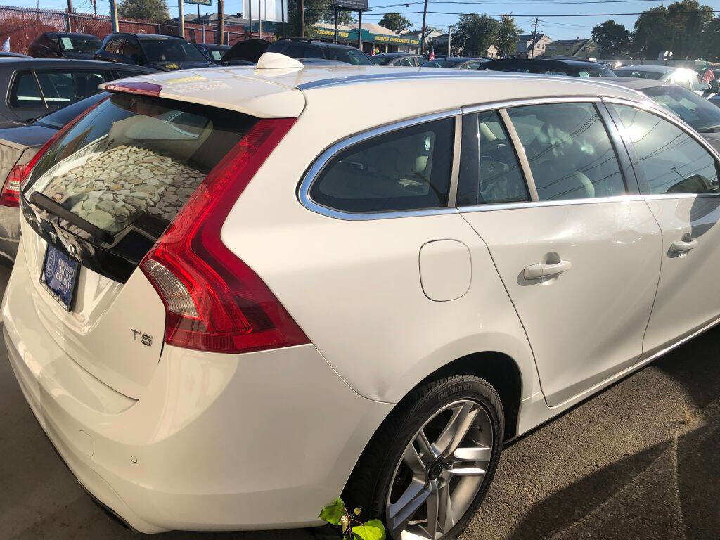 Used 2015 Volvo V60 T5 Premier image 6