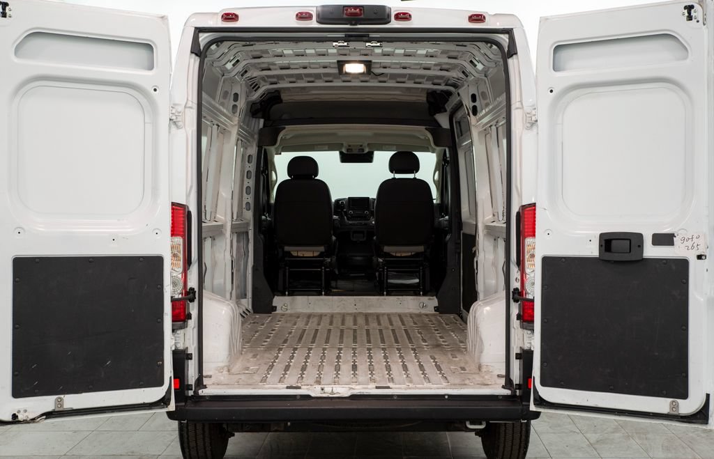 Used 2025 RAM ProMaster 2500 w/ Convenience Group FWD image 11