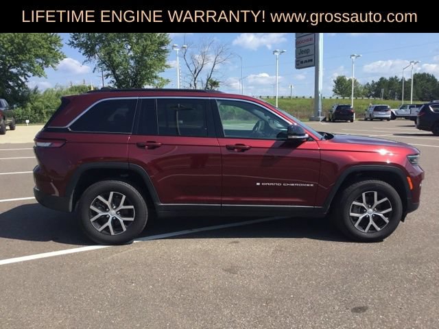 Used 2024 Jeep Grand Cherokee Limited AWD/4WD image 12