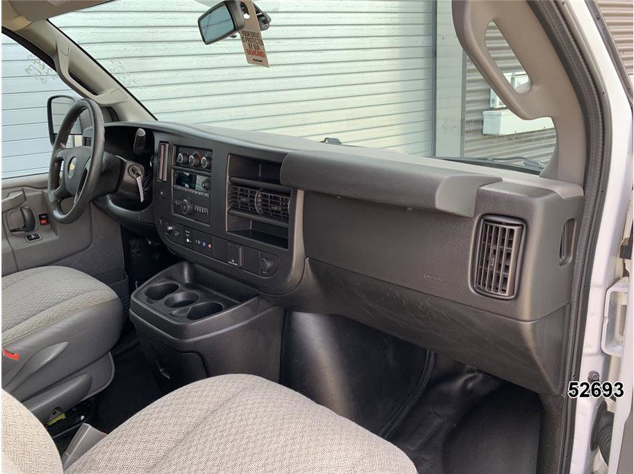 Used 2021 Chevrolet Express 2500 RWD image 28