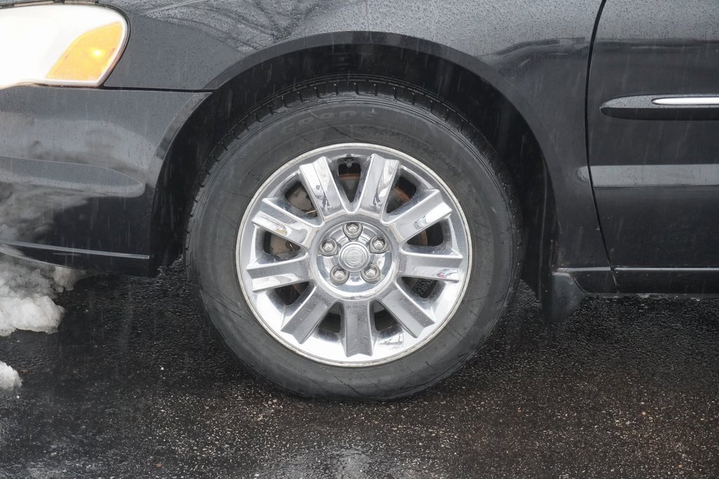 Used 2005 Chrysler Sebring Limited w/ Electronics Convenience Group image 6