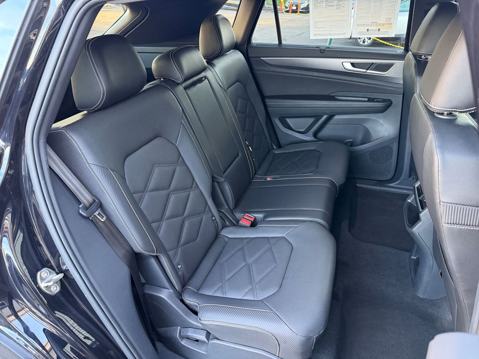 Used 2025 Volkswagen Atlas Cross Sport SE FWD image 39