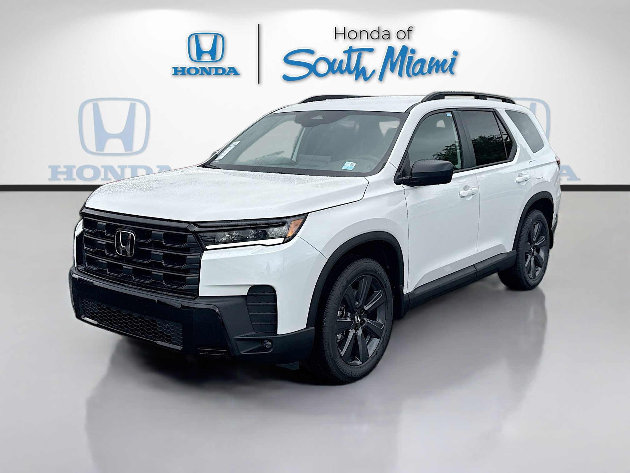 New 2026 Honda Pilot Sport image 3