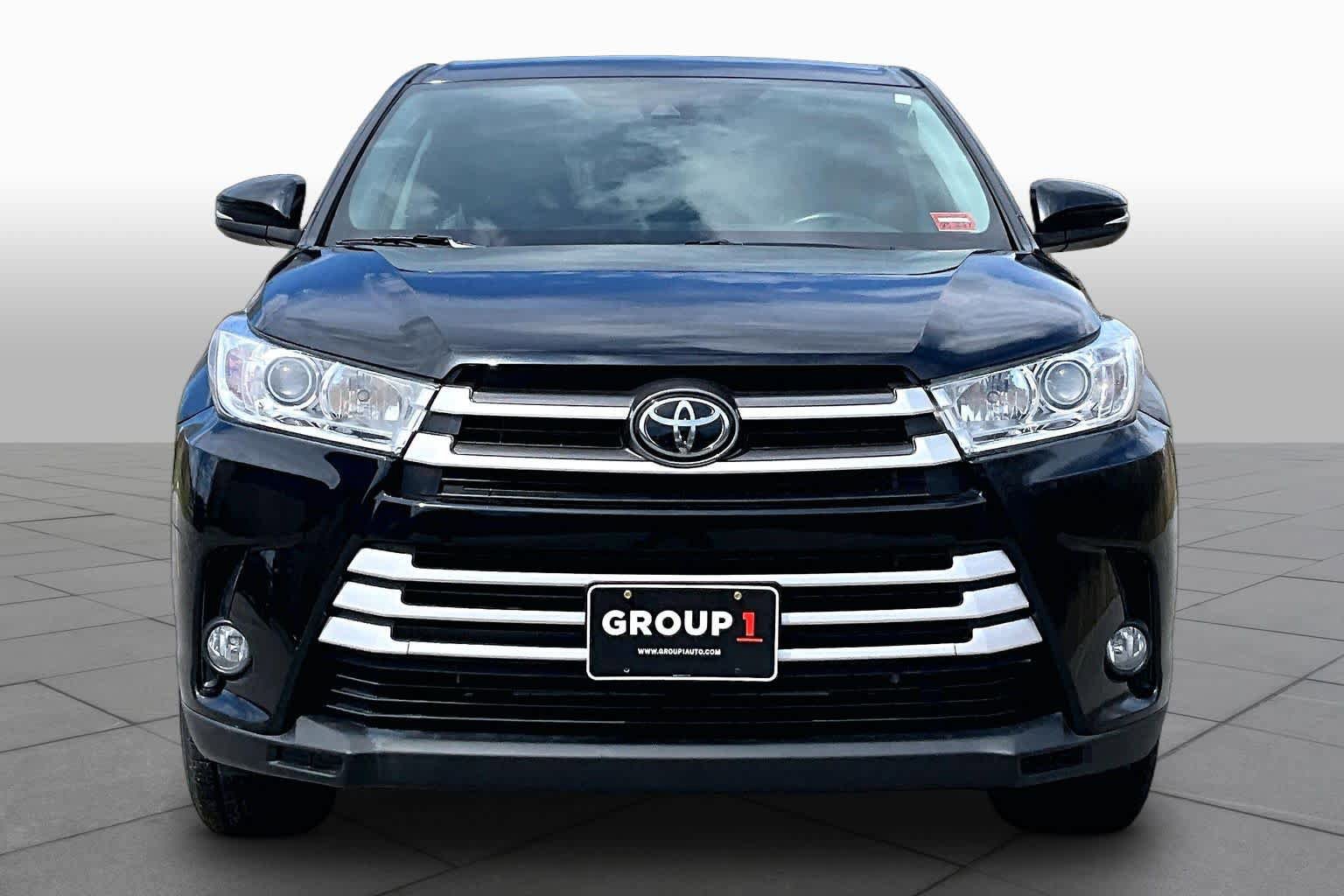 Certified 2018 Toyota Highlander Plus w/ Carpet Mat Package (TMS) AWD/4WD image 4