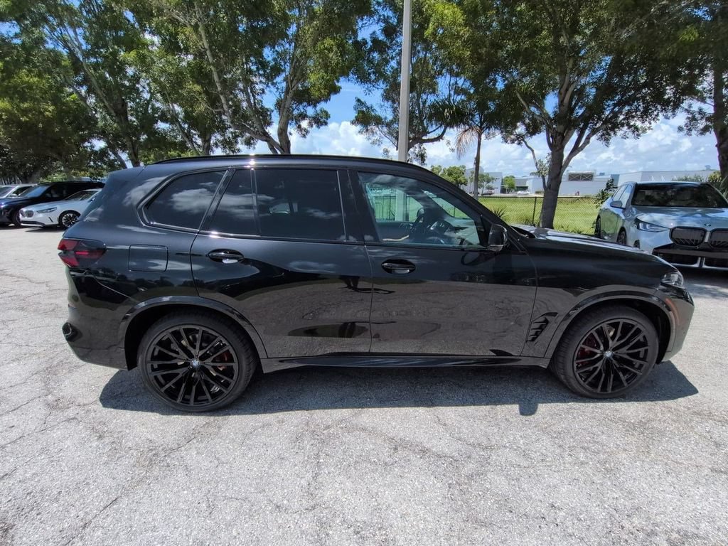 New 2026 BMW X5 xDrive40i w/ M Sport Package AWD/4WD image 3