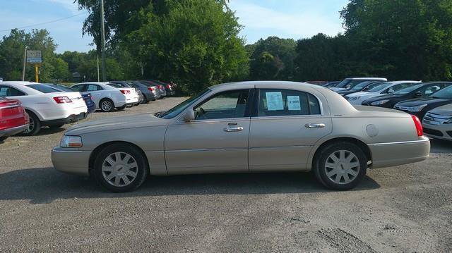 Used 2004 Lincoln Town Car Ultimate