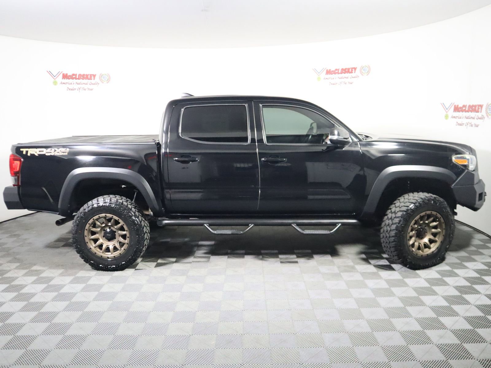 Used 2016 Toyota Tacoma TRD Off-Road w/ Towing Package AWD/4WD image 3
