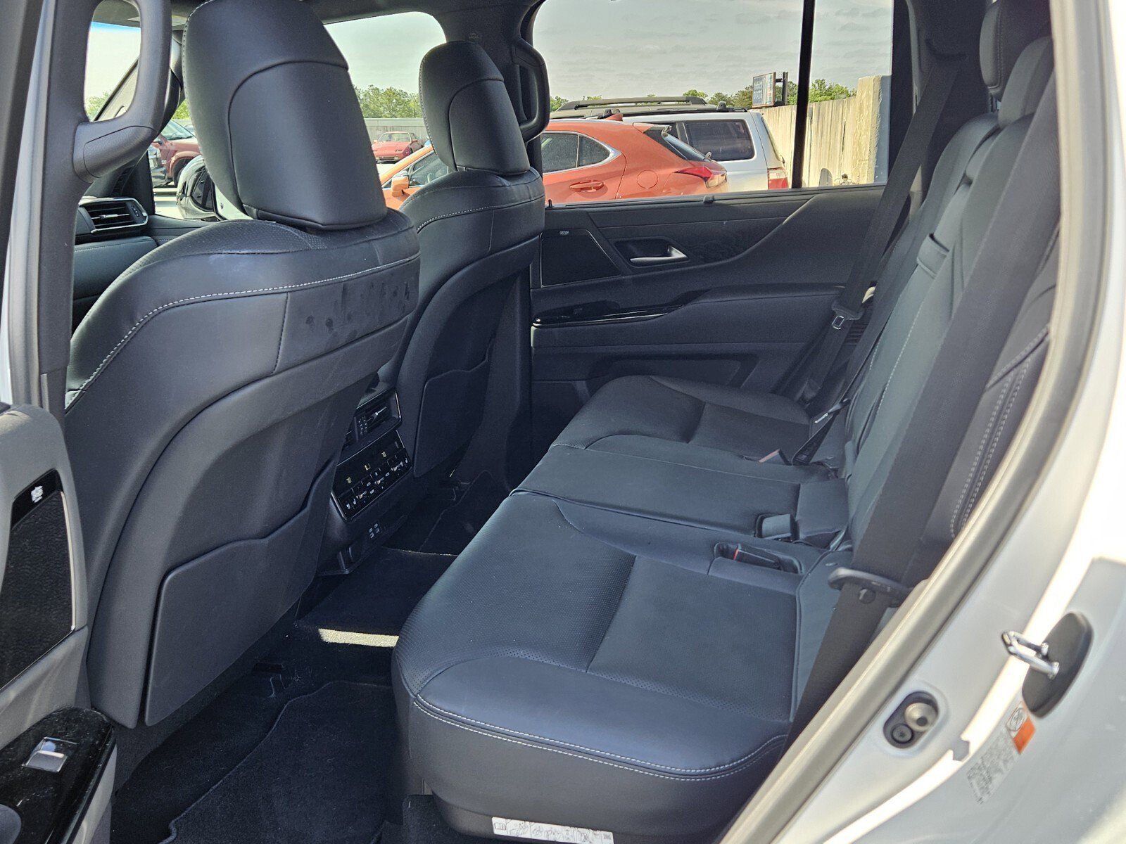 Used 2023 Lexus LX 600 4WD w/ Appearance Package image 4