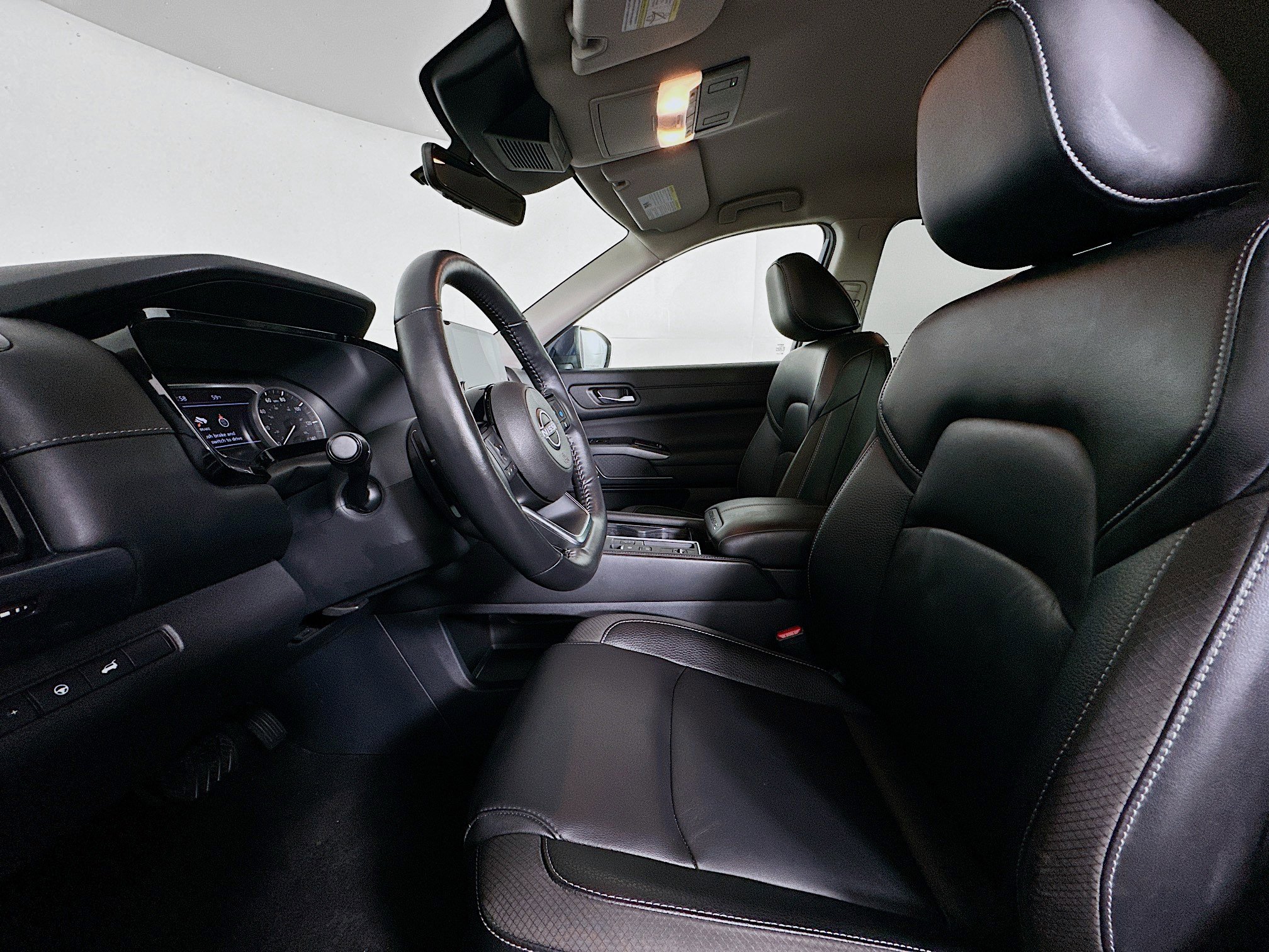 Used 2025 Nissan Pathfinder SL image 13