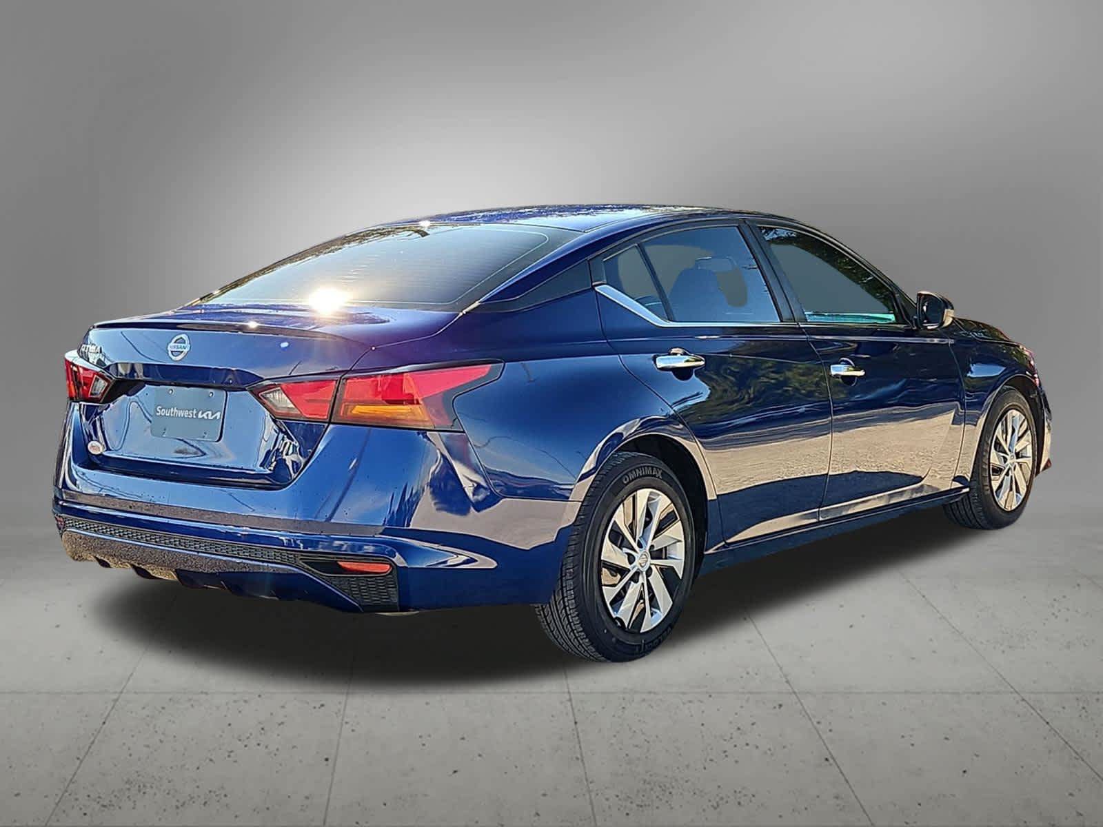Used 2022 Nissan Altima 2.5 S FWD image 4