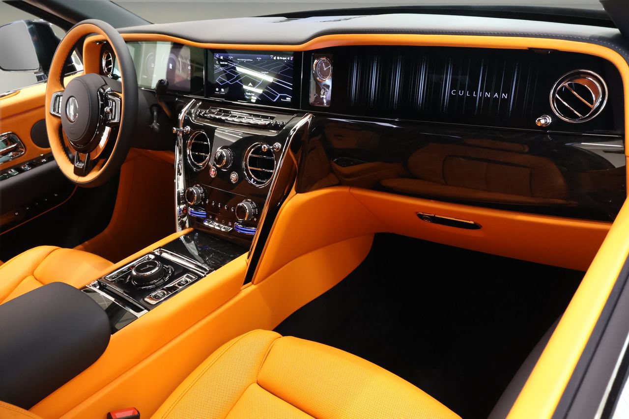 New 2026 Rolls-Royce Cullinan AWD/4WD image 20