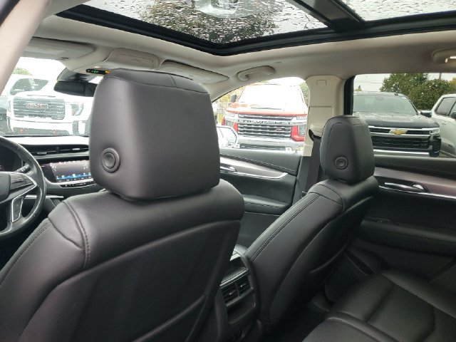 Used 2018 Cadillac XT5 Luxury w/ Driver Awareness Package AWD/4WD image 11