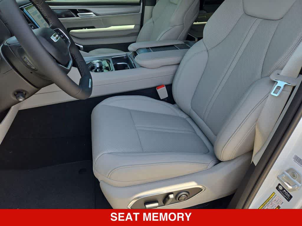 New 2026 Jeep Grand Wagoneer L Limited w/ Rear Seat Video Group I AWD/4WD image 15