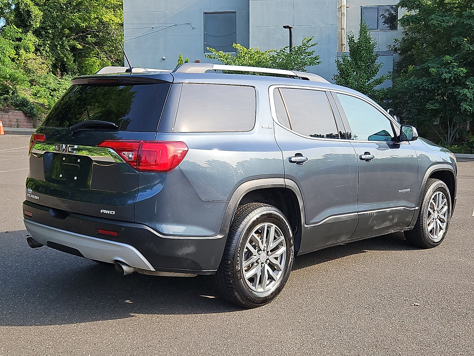 Used 2019 GMC Acadia SLE w/ Driver Alert Package I AWD/4WD image 6