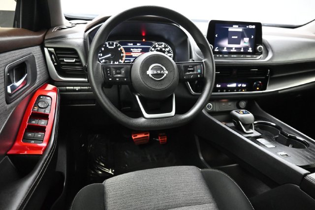 Used 2022 Nissan Rogue SV FWD image 12