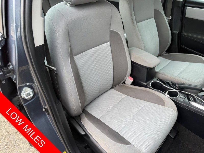 Used 2018 Toyota Corolla LE FWD image 11