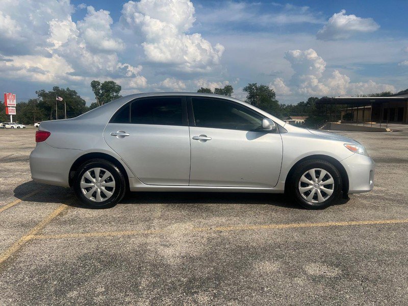 Used 2011 Toyota Corolla LE image 5