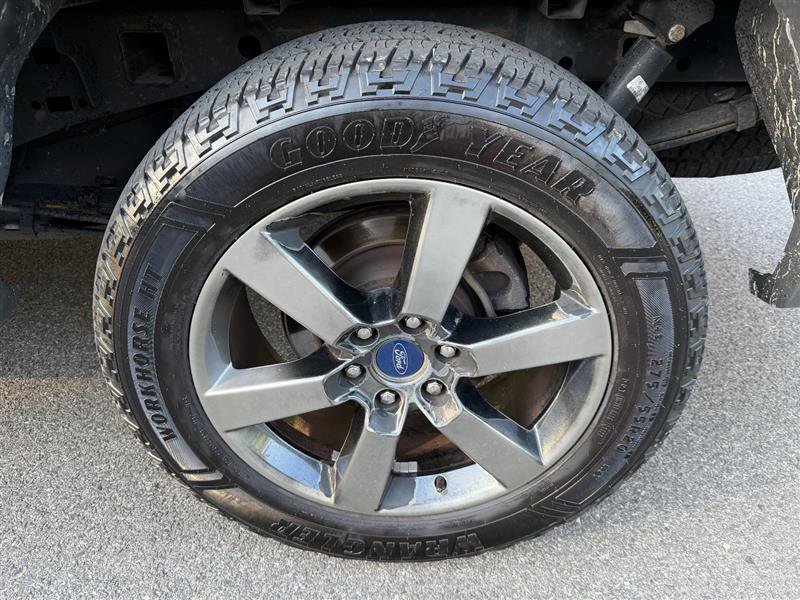 Used 2017 Ford F150 Lariat w/ Equipment Group 502A Luxury AWD/4WD image 15