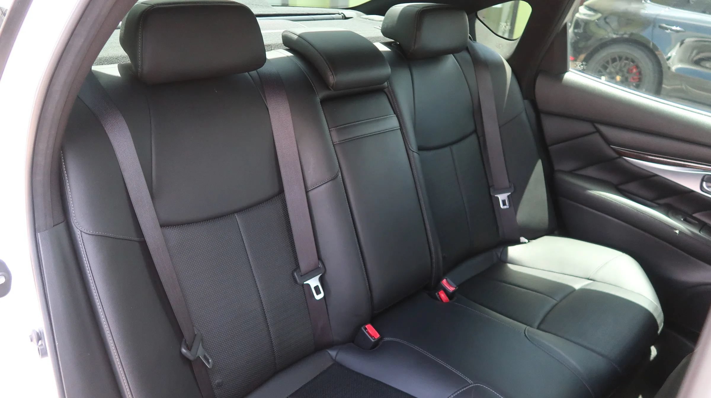 Used 2019 INFINITI Q70 Luxe w/ Sport Package RWD image 26