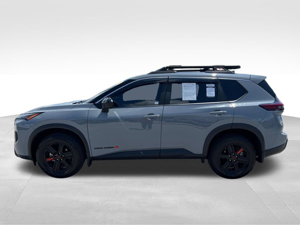 Used 2025 Nissan Rogue SV AWD/4WD image 2