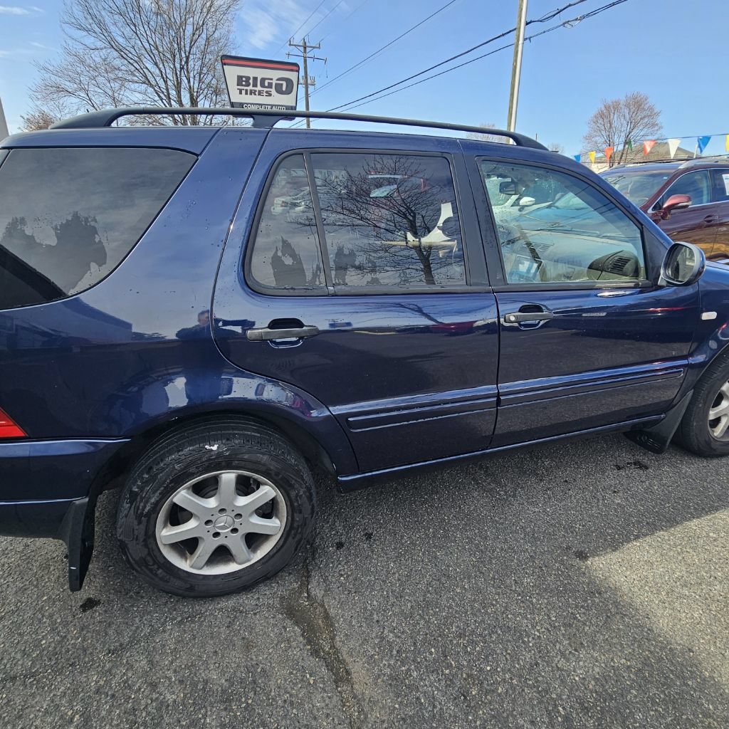 Used 2001 Mercedes-Benz ML 430 4MATIC image 2