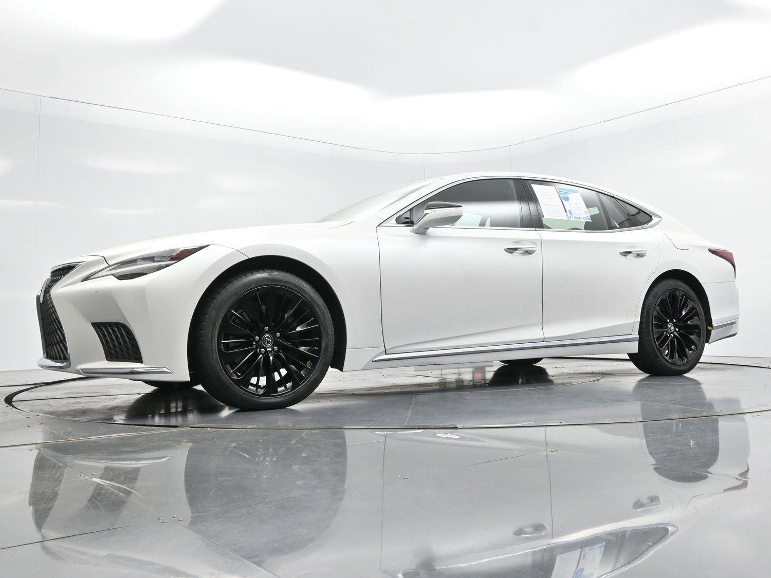 Used 2022 Lexus LS 500 w/ Accessory Package (Z1) image 39