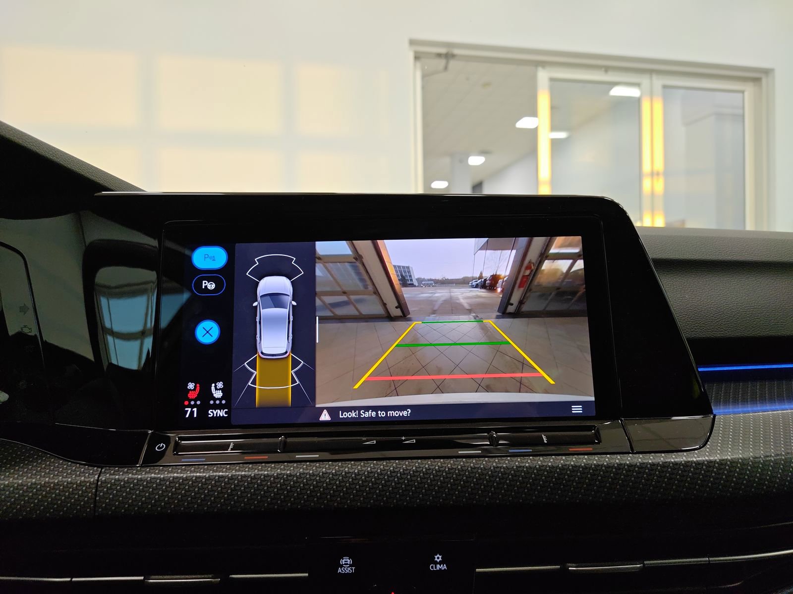 Used 2023 Volkswagen Golf R image 21