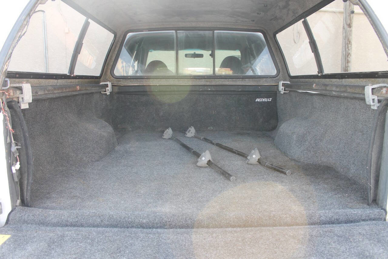 Used 2000 Ford F250 XLT image 28