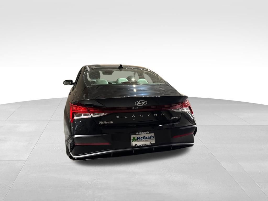 New 2026 Hyundai Elantra Limited FWD image 5