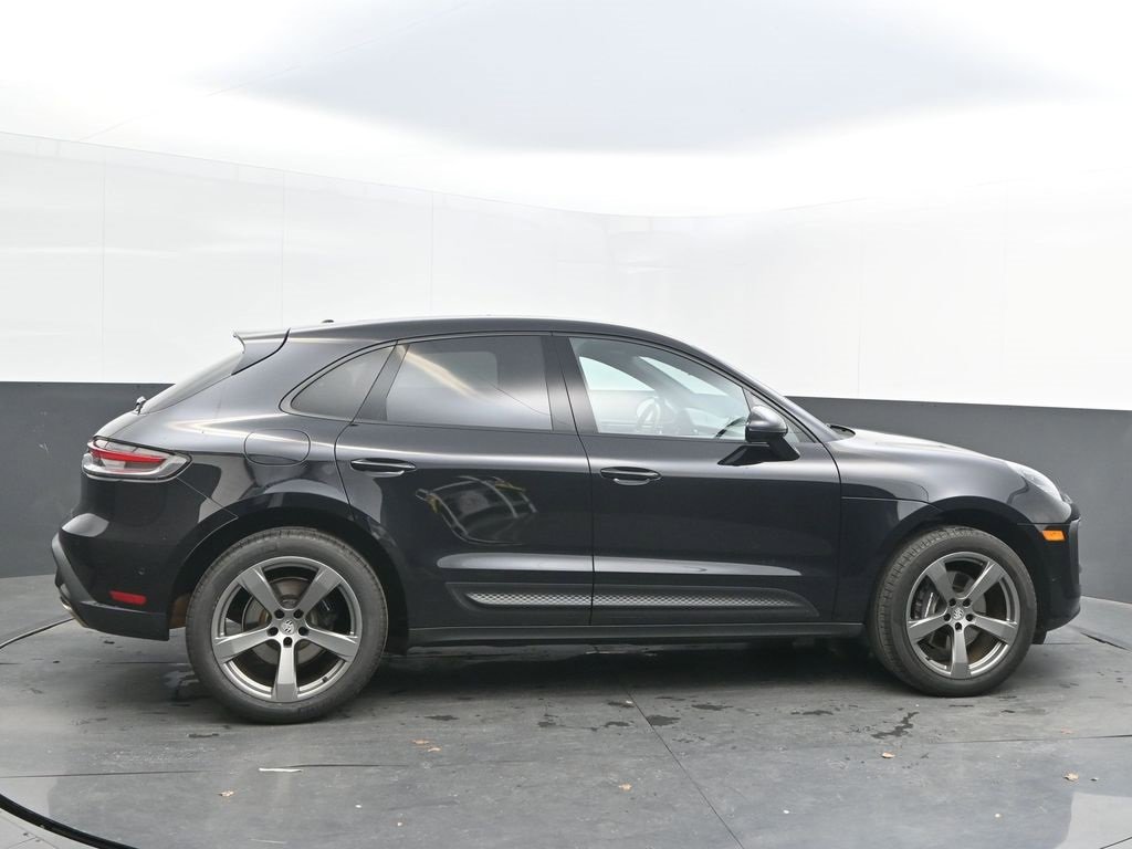 Used 2023 Porsche Macan Turbo image 10