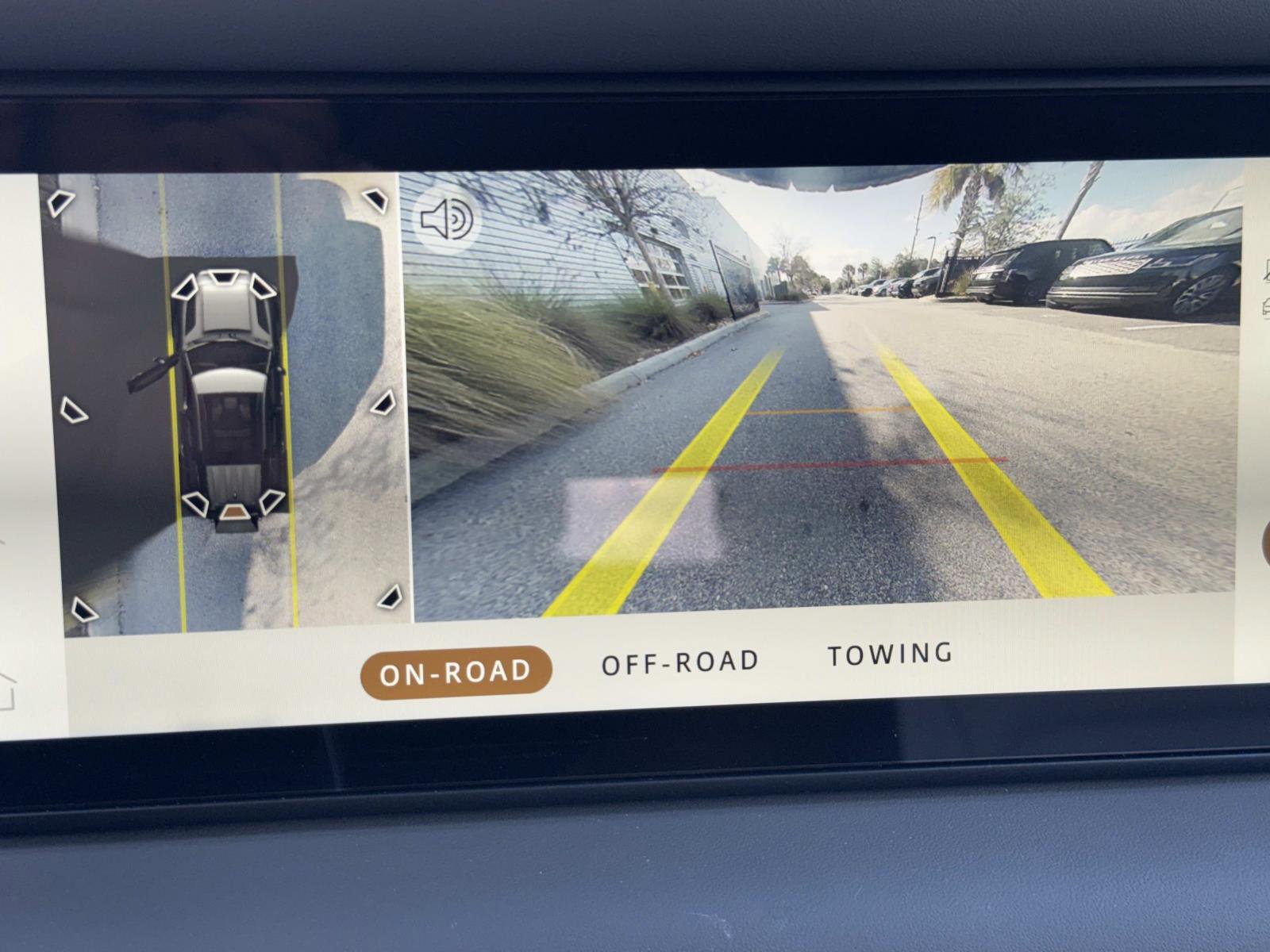 Used 2024 Land Rover Defender 110 X-Dynamic SE image 24