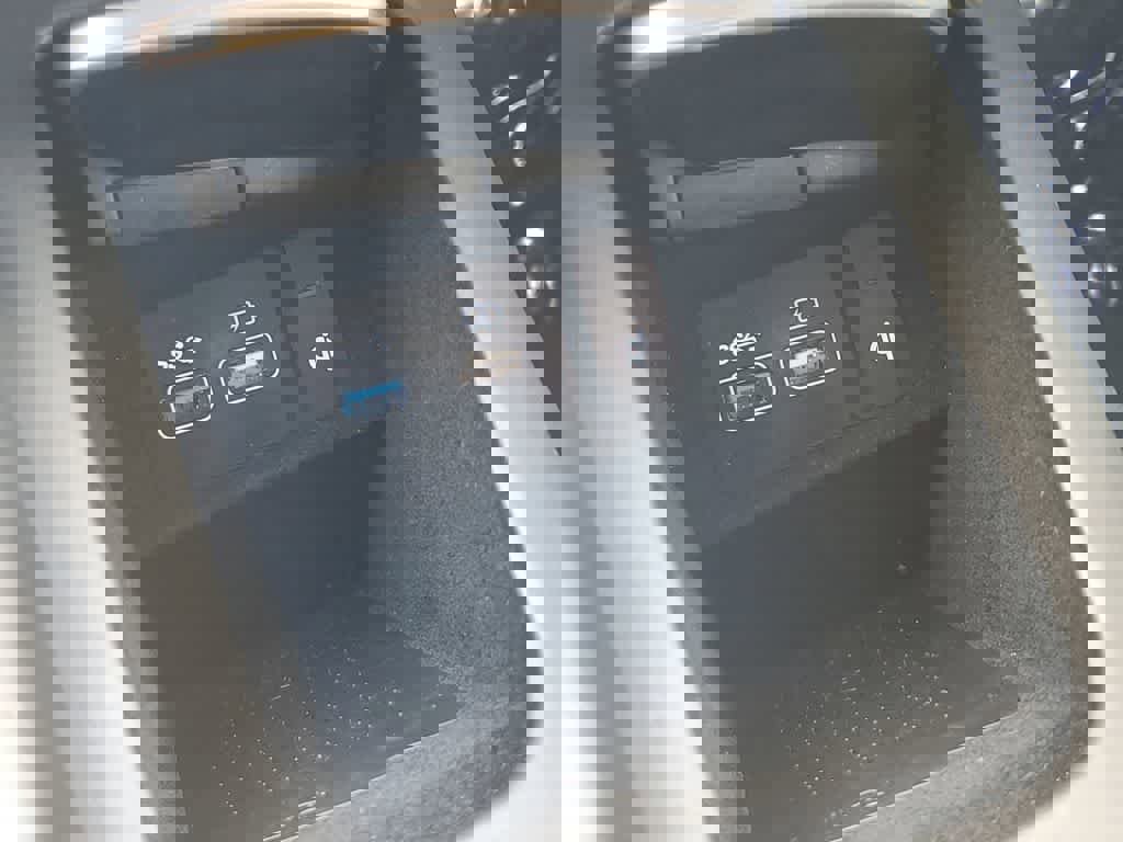 Used 2025 Genesis GV70 2.5T image 29