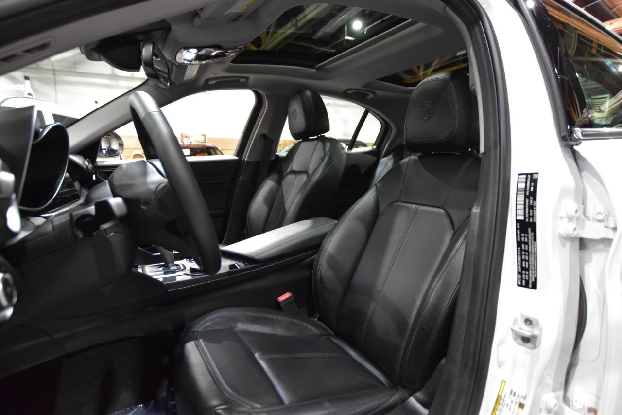 Used 2019 Alfa Romeo Giulia Ti AWD/4WD image 32