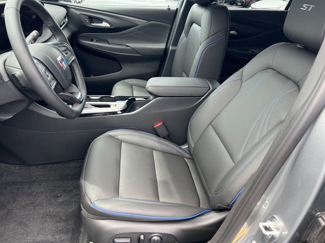 Certified 2024 Buick Envista Sport Touring w/ Convenience I Package FWD image 12