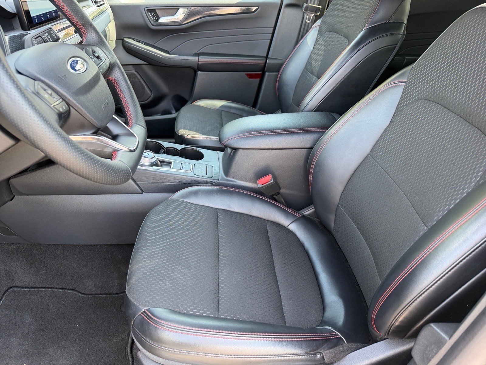 Used 2025 Ford Escape ST-Line AWD/4WD image 10