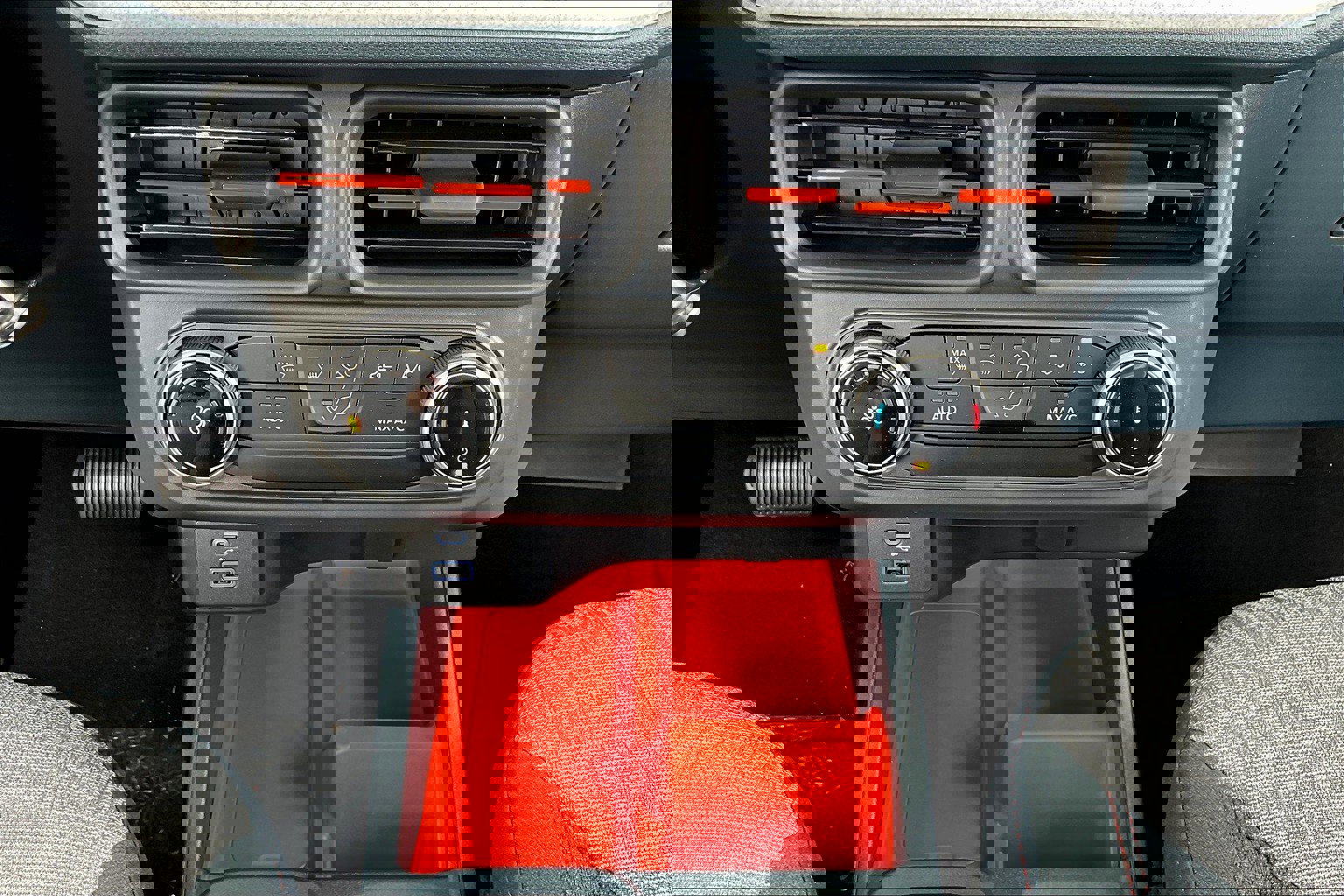 Used 2024 Ford Maverick XLT image 38