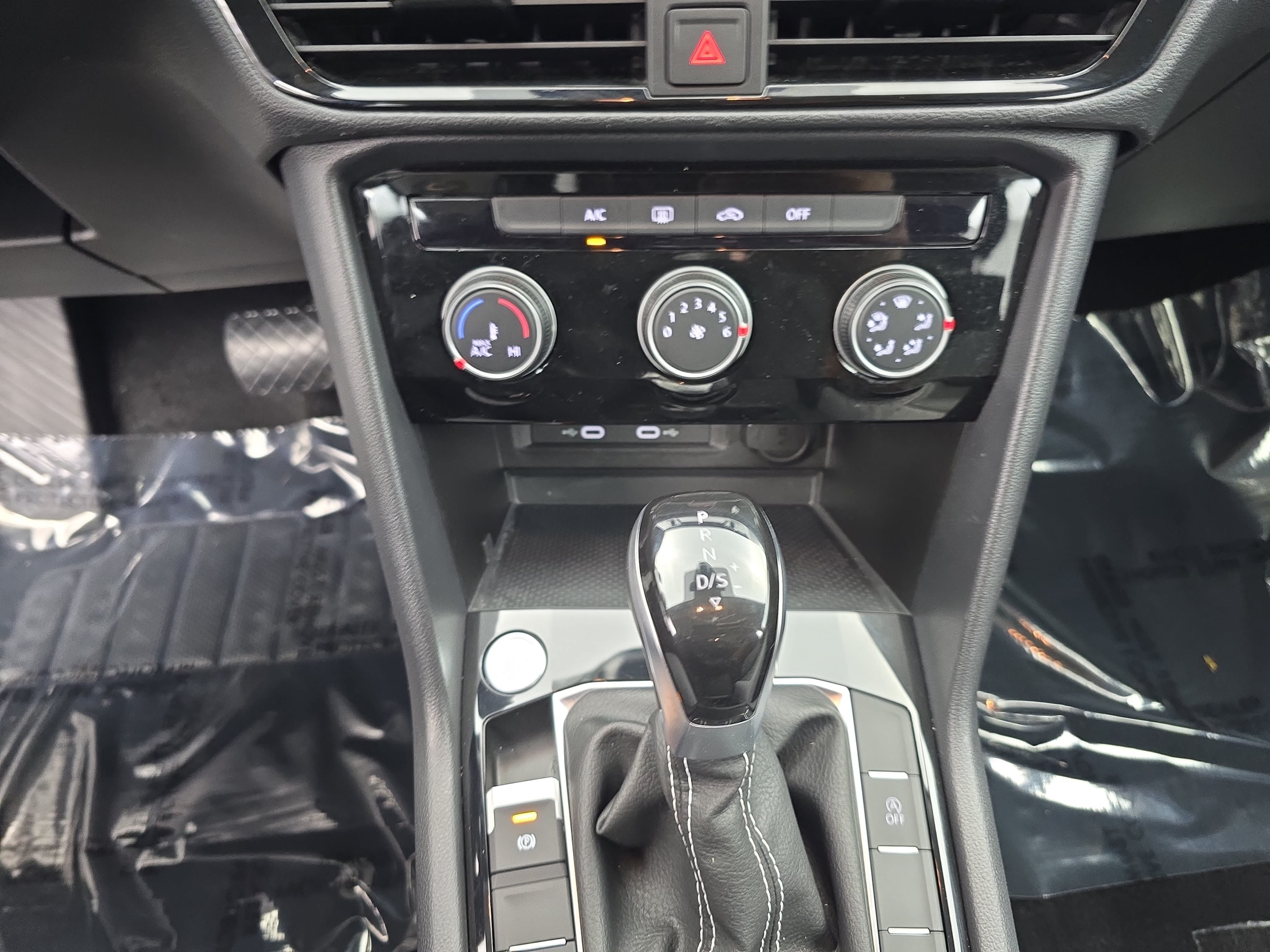 Used 2024 Volkswagen Taos S FWD image 23