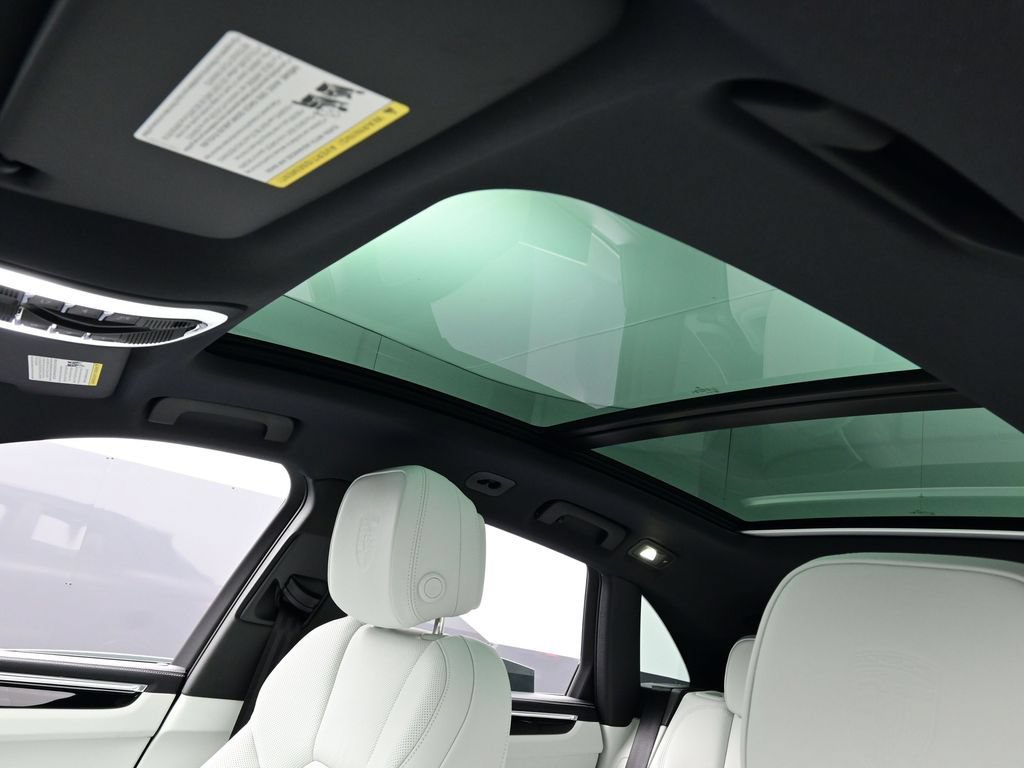 Certified 2026 Porsche Macan AWD/4WD image 13