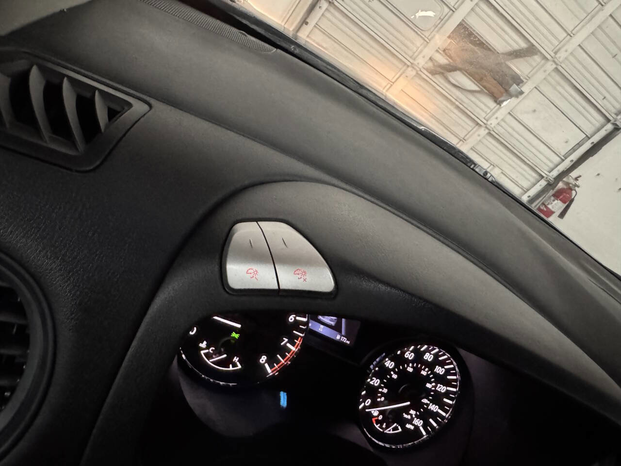 Used 2020 Nissan Pathfinder S image 22