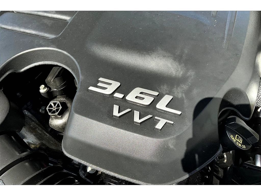 Used 2020 Dodge Charger SXT w/ Leather Interior Group RWD image 31