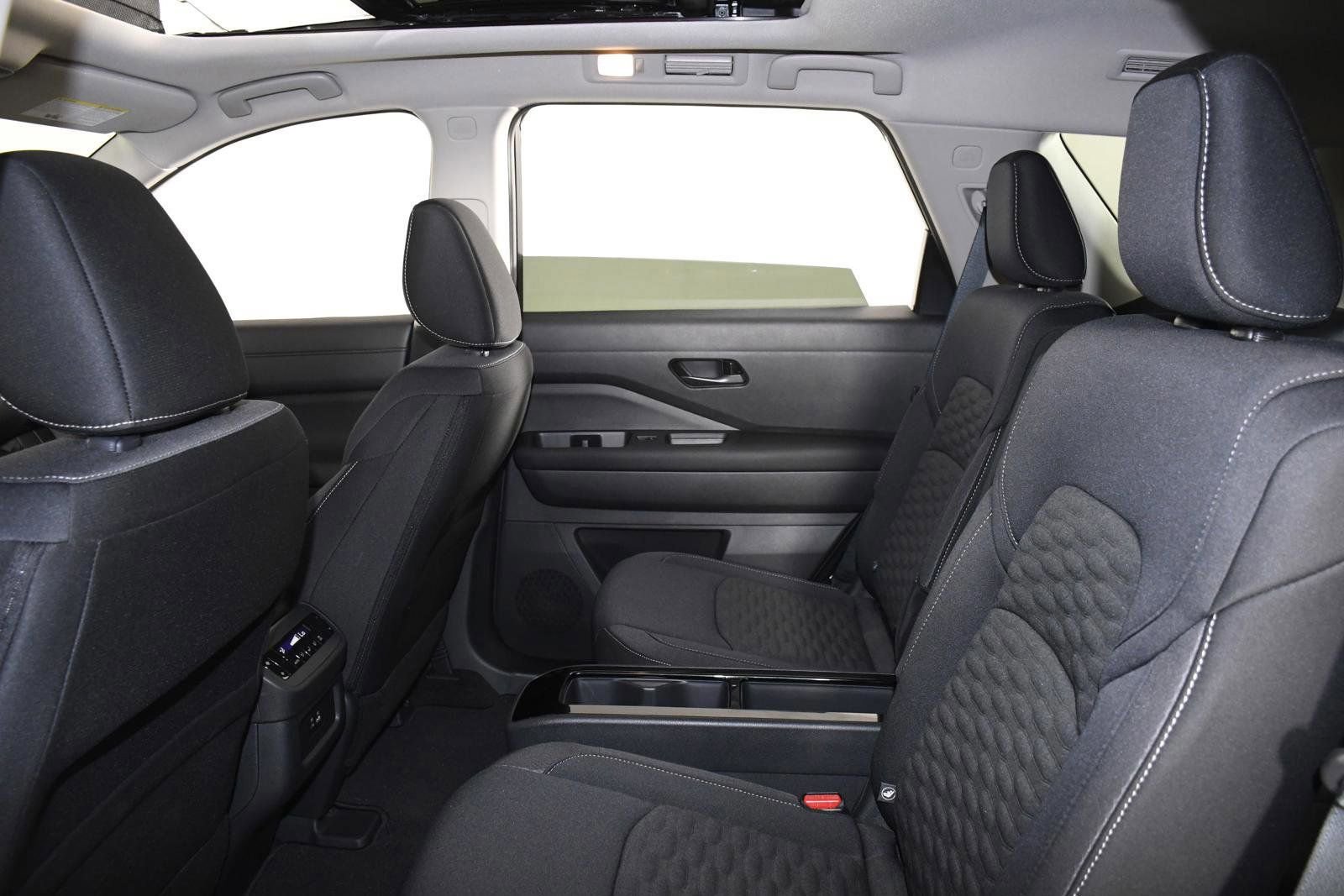 New 2024 Nissan Pathfinder SV w/ SV Premium Package image 25