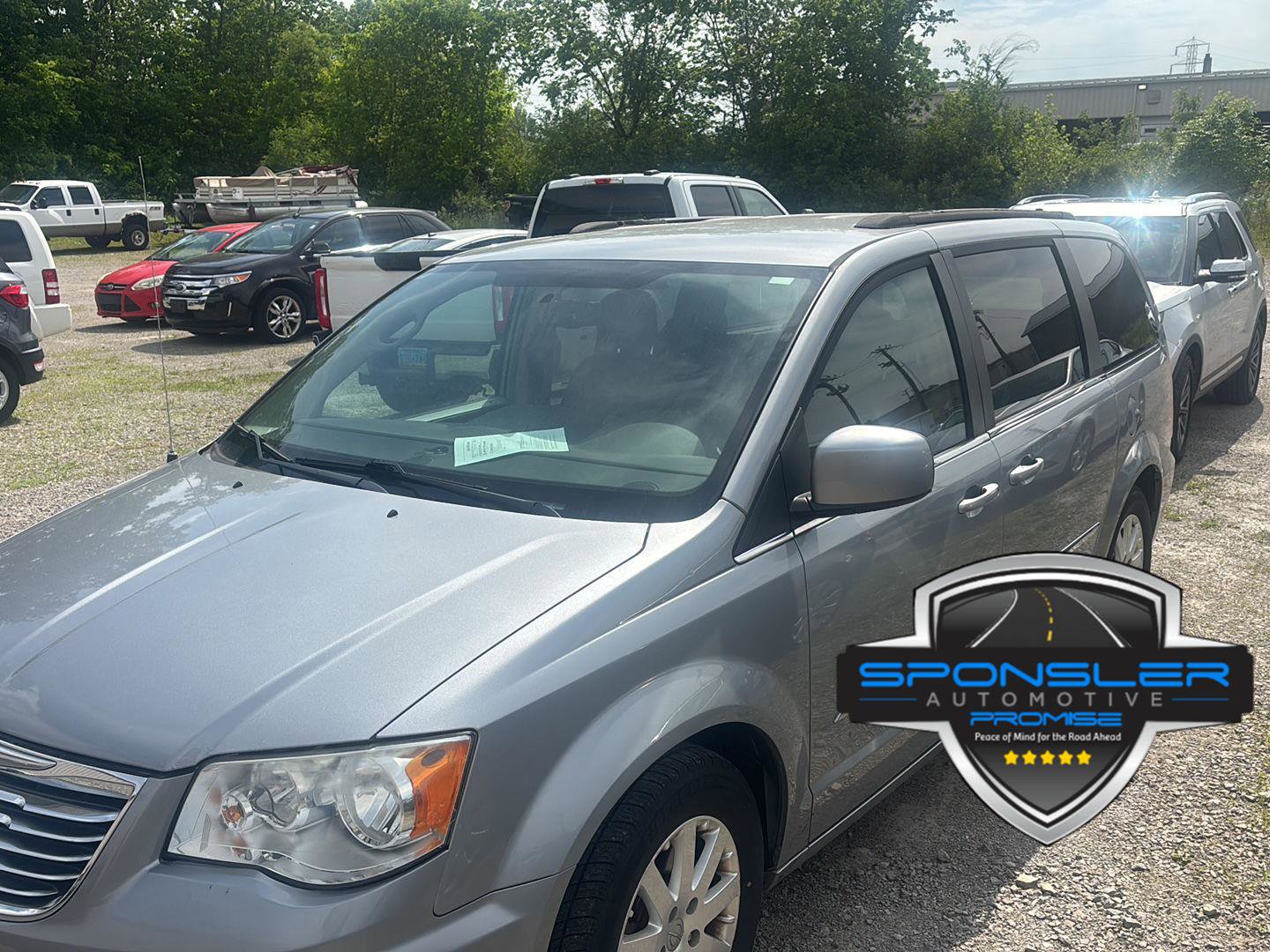 Used 2015 Chrysler Town & Country Touring FWD image 1