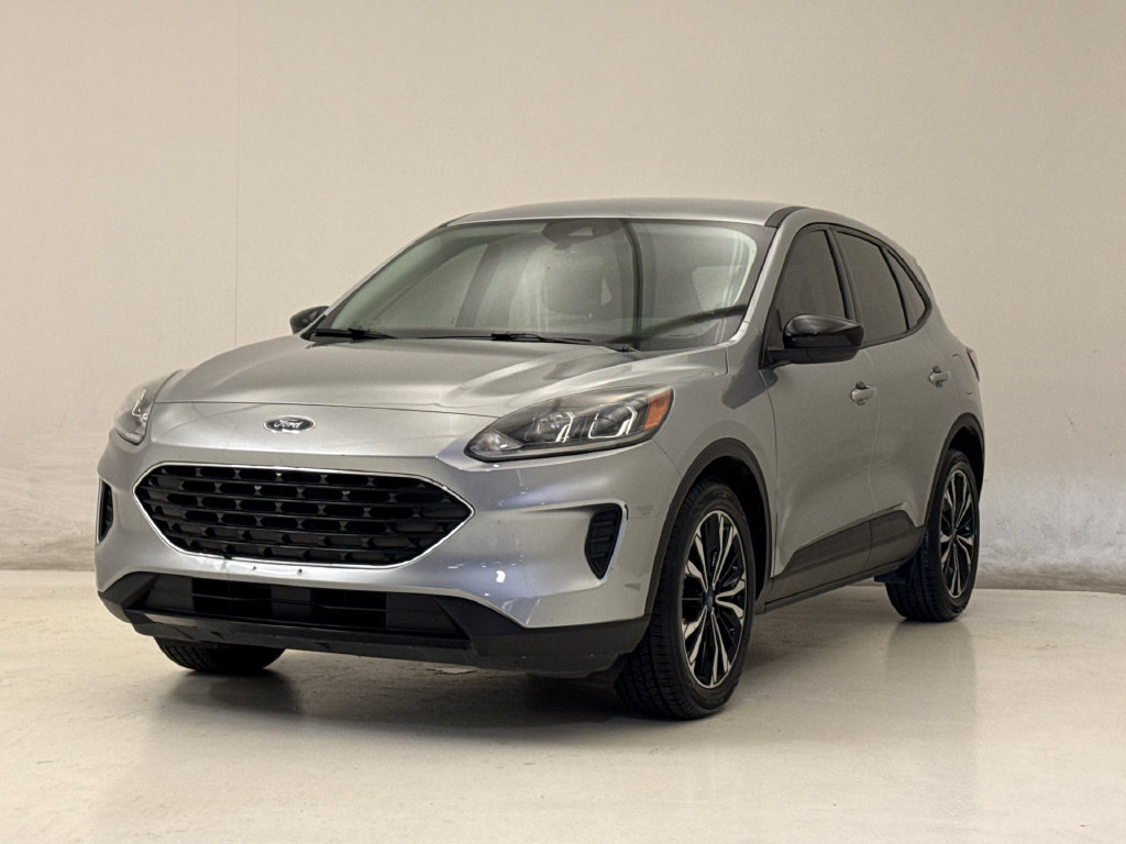 Used 2022 Ford Escape SE w/ SE Sport Appearance Package FWD image 2