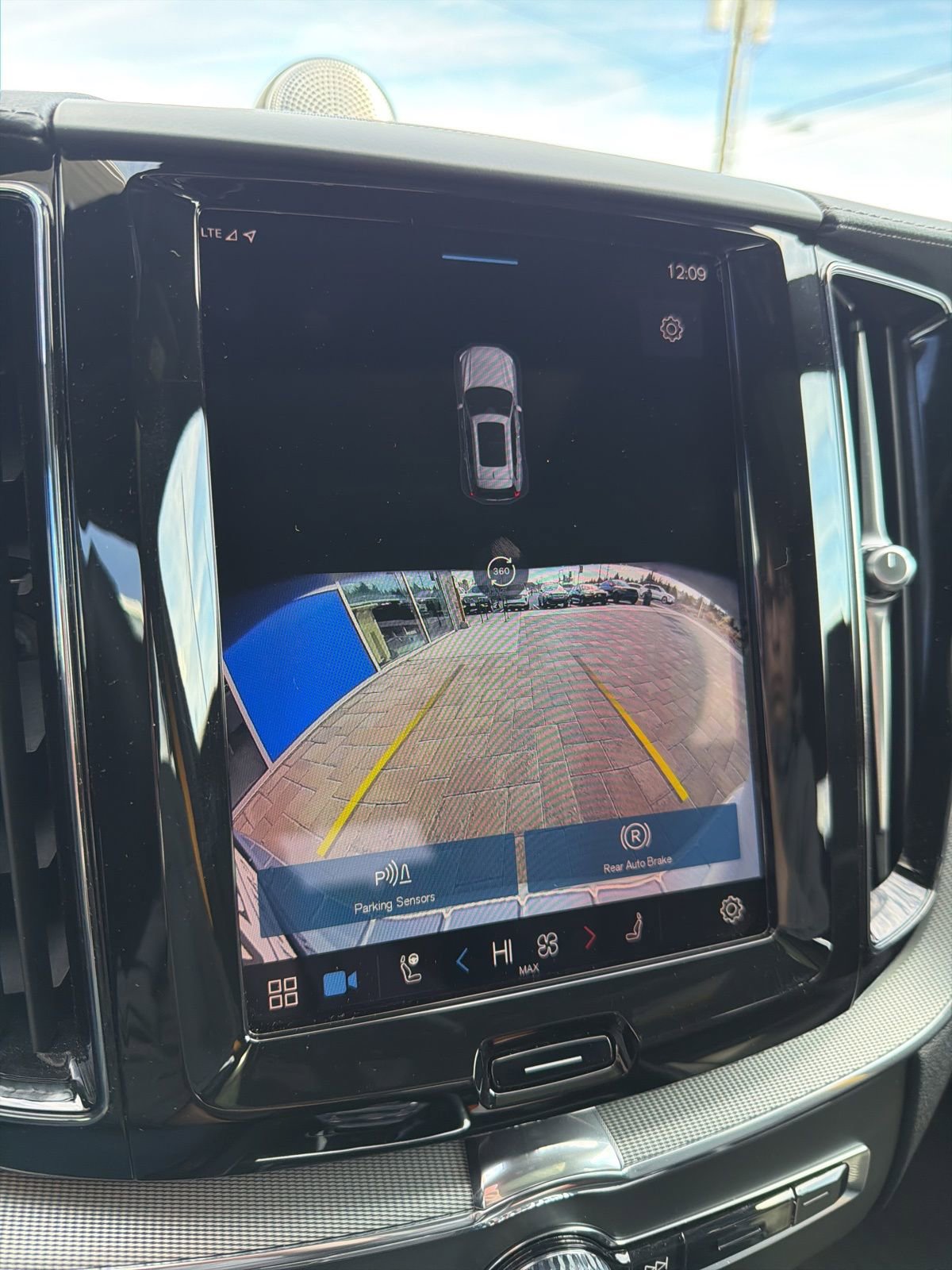 Used 2024 Volvo XC60 T8 Polestar w/ Protection Package Premier image 43