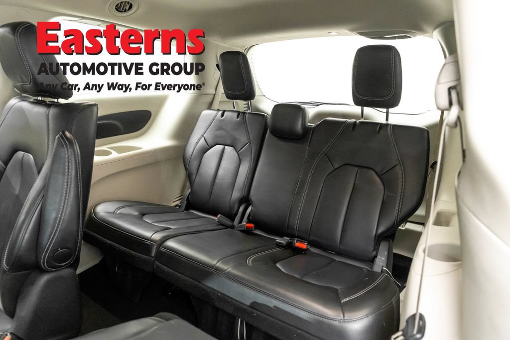 Used 2023 Chrysler Pacifica Touring-L FWD image 26