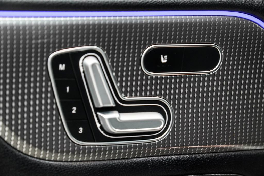 Used 2020 Mercedes-Benz GLB 250 image 42