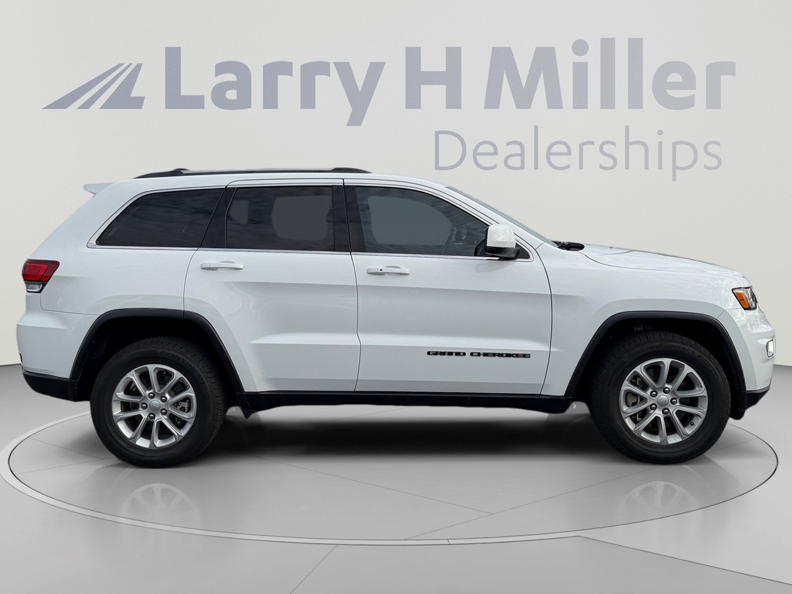 Used 2021 Jeep Grand Cherokee Laredo w/ Security & Convenience Group AWD/4WD image 6